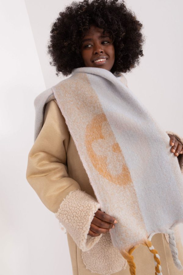 Shawl model 190559 AT
