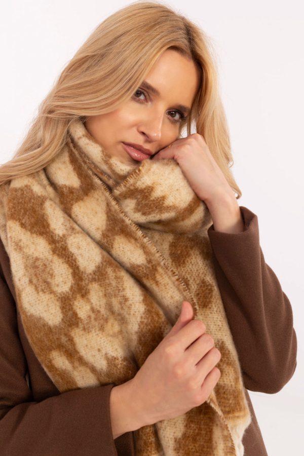 Shawl model 205962 AT