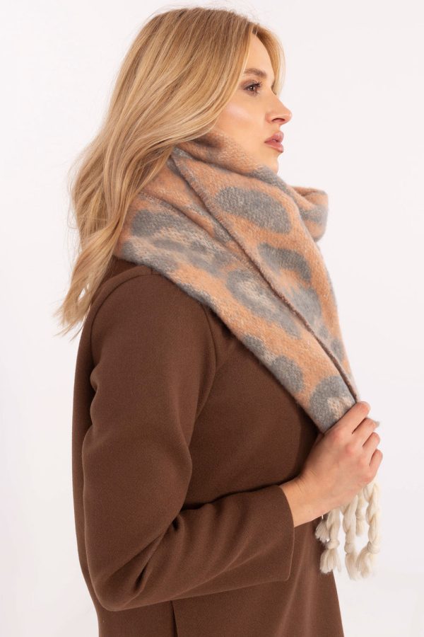Shawl model 205964 AT