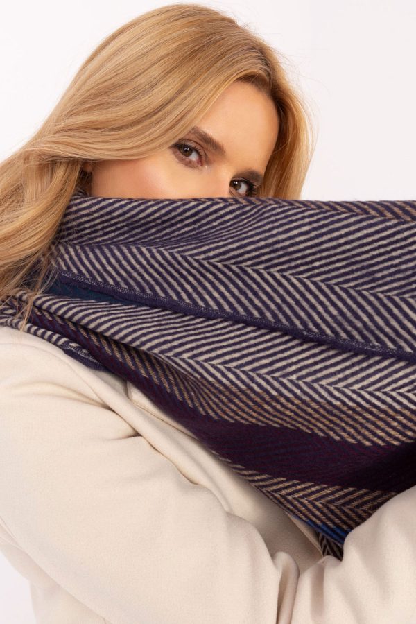 Shawl model 206042 AT