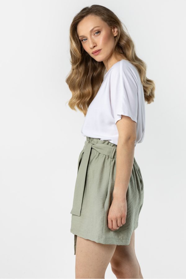 Shorts model 225323 awama